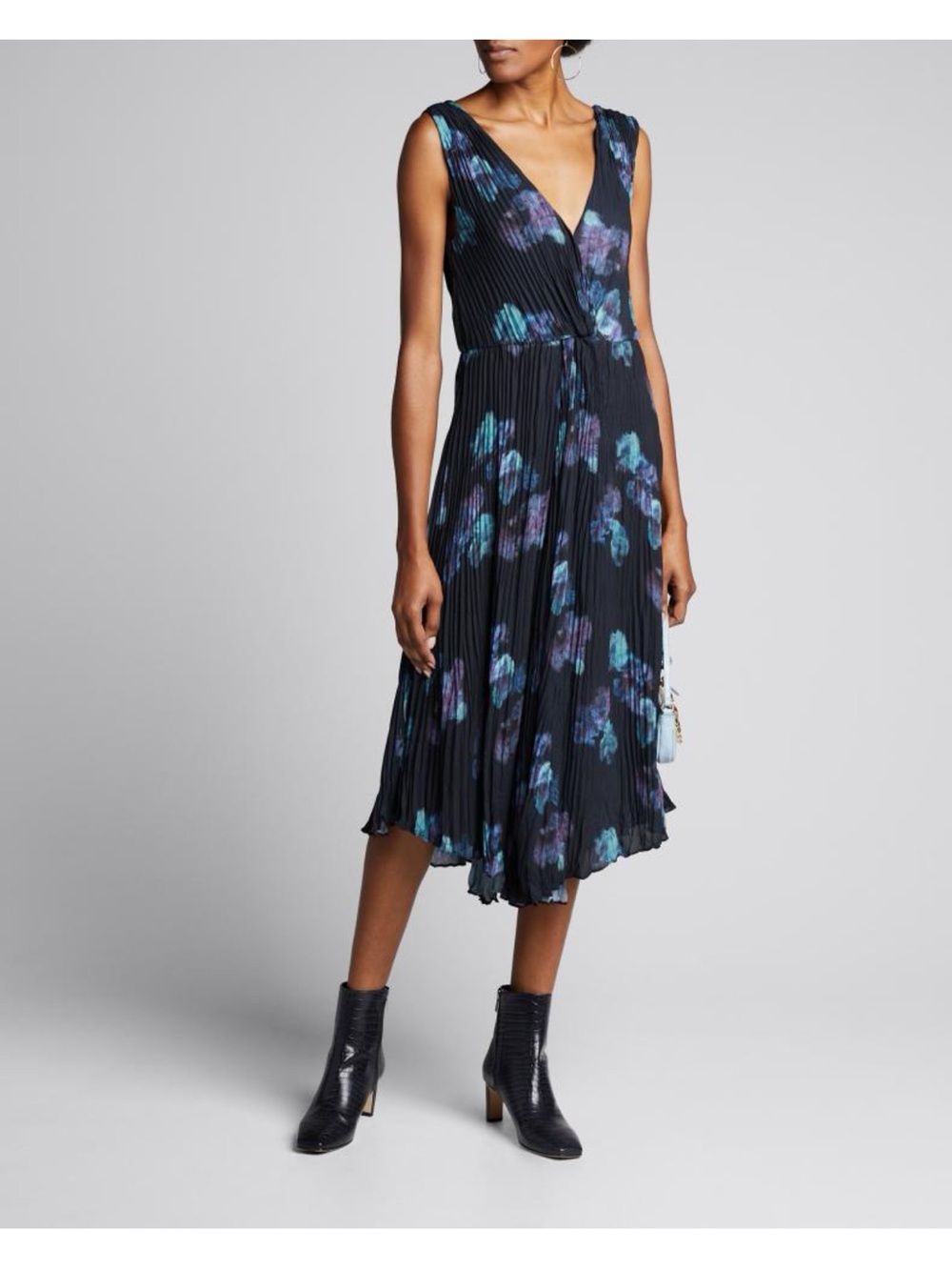 VINCE Sleeveless Pleated V-Neck Floral Midi Dress in Black and Teal
